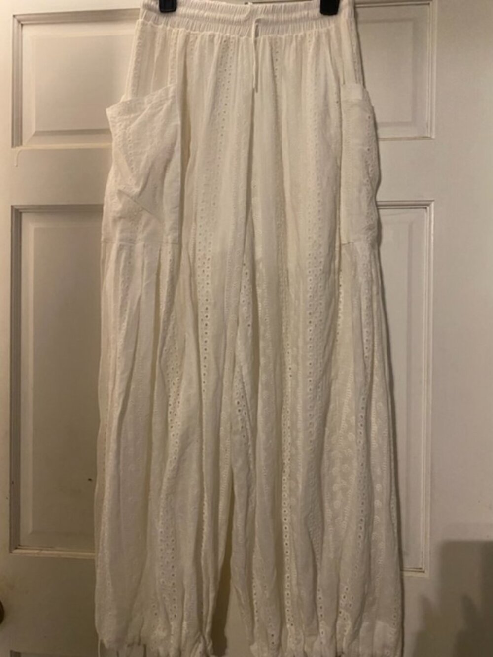 Oli & Hali size medium eyelet lace pants nwt